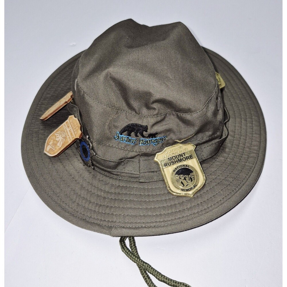 Junior Ranger Safari Bucket Hat + 7 Badges Pins Mt Rainier Rushmore Zion Boonie